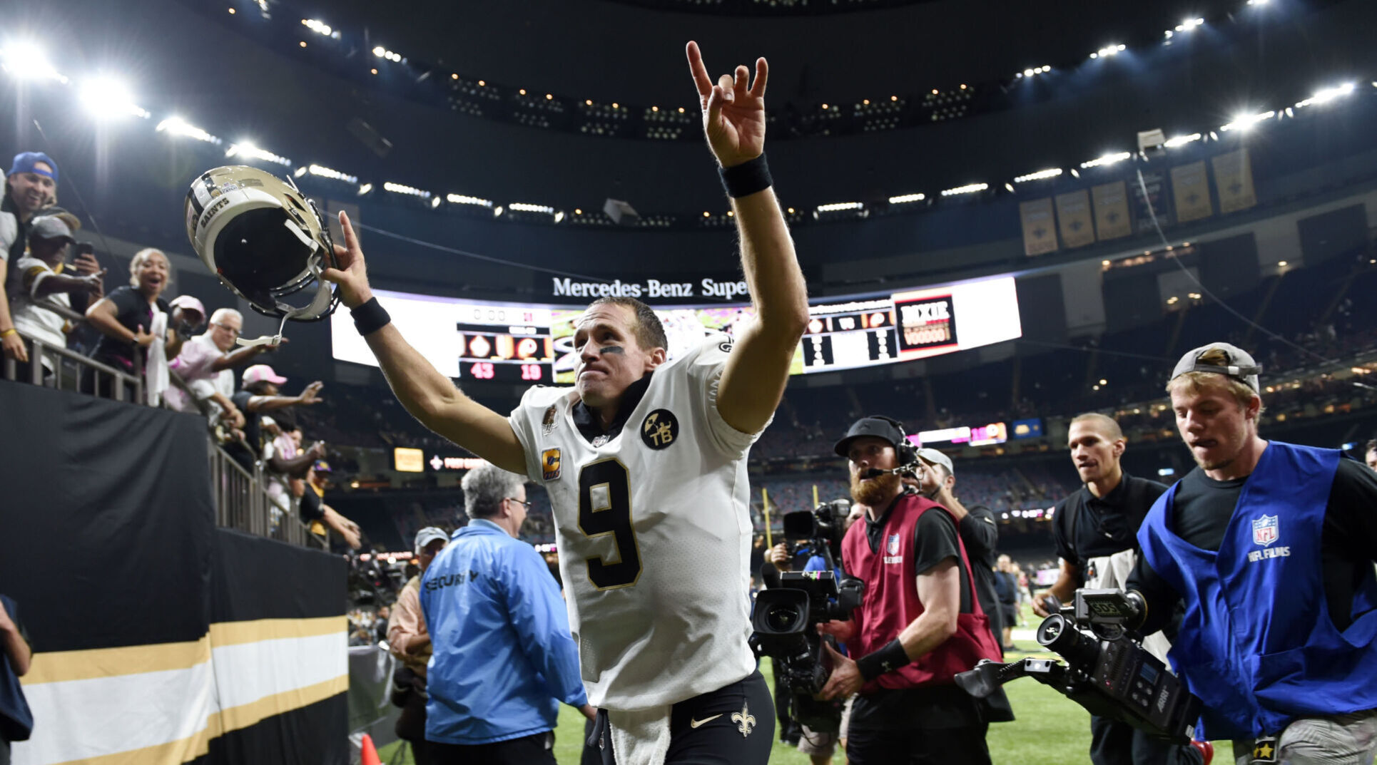 2018: Drew Brees becomes all-time passing yards leader